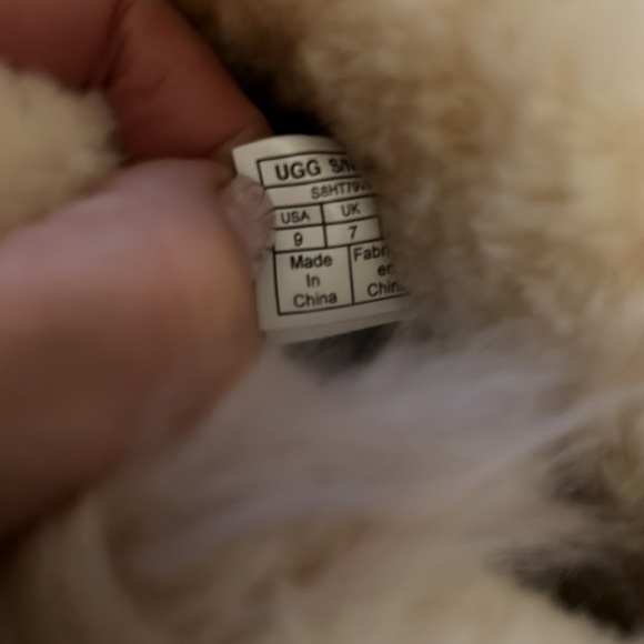 Brand new never worn Ugg Classic Mini in color Wisp - Picture 5 of 7